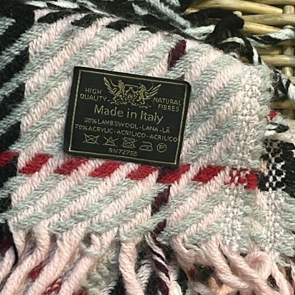 Vintage Wool Italian Scarf - Picture 2 of 3